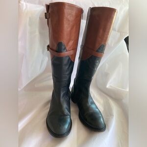 JOHNSTON & MURPHY WOMENS 8.5, EQUESTRIAN INSPIRED LEATHER ZIP-UP KNEE HIGH BOOTS